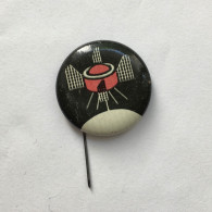 Sputnik Space Cosmos Spaceship Programe Soviet Russia USSR 1960s Vintage Pin Badge Metal - Espacio