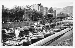 Toulon * Un Coin Du Port Marchand * Bateaux - Toulon