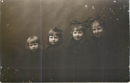 CARTE POSTALE PHOTO De Quatre Fillettes - Photographe De VILLEFRANCHE LE ROUERGUE - En état  - Groupes D'enfants & Familles