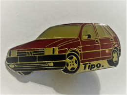 PINS AUTOMOBILE FIAT TIPO ROUGE   / 33NAT - Fiat