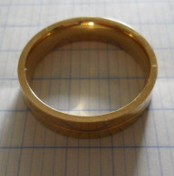 VINTAGE - Bague Pour Homme EN ACIER INOXYDABLE DORÉ POLI - 6 MM - Anelli