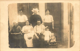 Jeux & Jouets * Carte Photo Famille Avec Femme Coiffe Costume ( Sables D'olonne ) Enfant Fillette Poupée Doll Jeu Jouet - Jeux Et Jouets