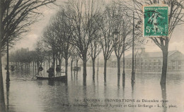 Angers * Inondations De Décembre 1910 * La Place St Serge , Boulevard Ayrault Et Gare St Serge * Crue - Angers