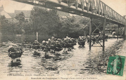 Militaria * Exercices De Campagne * Passage D'une Rivière Par L'infanterie * Régiment , Militaires - Manoeuvres