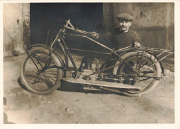 Moto Ancienne De Marque Type Modèle ? * RARE Photo Ancienne 17.6x12.8cm * Motos Motocyclette Transport - Motos