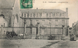 Thouars * Place Et L'hôtel De Ville * Attelage - Thouars