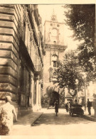 Aix En Provence * 1930 * La Place Et Le Beffroi * Automobile Ancienne * Photo Ancienne 10.8x8.4cm - Aix En Provence