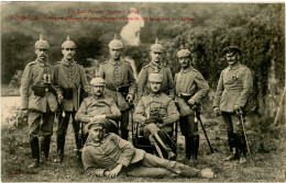 54 - LUNEVILLE - GUERRE 1914 - GROUPE D'OFFICIERS ET SOUS OFFICIERS SUR LA TERRASSE DU CHATEAU - Luneville