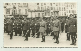 MILITARI SALUTO PIAZZA CON INDICAZIONI SESTRIERE SU CARTA TENSI - NV FP - Autres & Non Classés