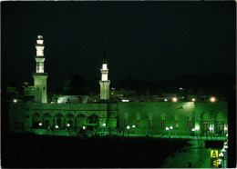 PC SAUDI ARABIA, NIGHT VIEW OF MADINA HOLY MOSQUE, Modern Postcard (b48094) - Arabie Saoudite