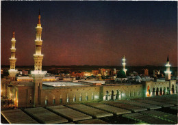 PC SAUDI ARABIA, GREEN DOME, HOLY MOSQUE AT DUSK, Modern Postcard (b48102) - Arabie Saoudite