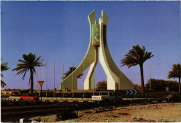 PC QATAR, DOHA, ARCHITECTURE ON RAYYAN ROAD, Modern Postcard (b48111) - Qatar
