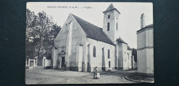 77 , Roissy En Brie  , La Place Et L'église - Roissy En Brie