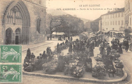 CPA 46 CAHORS PARVIS DE LA CATHEDRALE ET PLACE DU MARCHE - Cahors