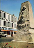 Ile D'yeu * Place * Hôtel TURBE , Annexe De L'hôtel Des Voyageurs Et Camaret * Monument De La Norvège - Ile D'Yeu