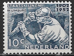 Afwijking Verticale Blauwe Veeg Door Het Zegelbeeld In 1952 50 Jaar De Staatsmijnen NVPH 582 Ongestempeld - Errors & Oddities