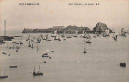 Cancale * Vue Sur Le Rocher * Bateaux - Cancale