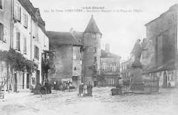 CPA 46 VIEUX SAINT CERE ANCIENNES MAISONS PLACE DE L'EGLISE - Saint-Céré