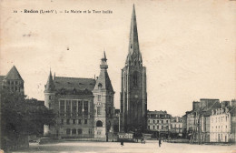 Redon * Place * La Mairie Et La Tour Isolée - Redon
