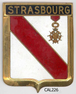 CAL226  - PLAQUE CALANDRE AUTO - STRASBOURG - Plaques émaillées (après 1960)