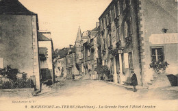 Rochefort En Terre * La Grande Rue Et L'hôtel LECADRE - Rochefort En Terre