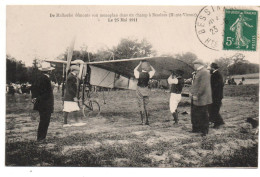 BESSINES (87) - DE MALHERBE DEMONTE SON MONOPLAN DANS UN CHAMP A BESSINES LE 25 MAI 1911 - AVIATION / AVIATEUR - Bessines Sur Gartempe