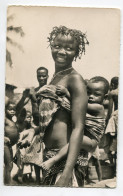 AFRIQUE NOIRE  Jeune Femme Et Son Bébé Dos Edit HOA QUI 1950   D062023 - Non Classés