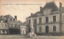 Guer * La Place De La Mairie * Le Monument Aux Morts Pour La France - Guer Coetquidan