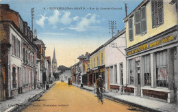 CPA 51 MOURMELON LE GRAND RUE DU GENERAL GOURAUD   Belles Couleurs - Mourmelon Le Grand