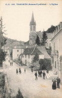 Tardets * Rue Et Vue Sur L'église Du Village * Villageois - Other & Unclassified