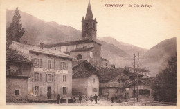 Termignon * Un Coin Du Pays , La Place Et Hôtel Du Doron * Villageois Enfants - Autres & Non Classés