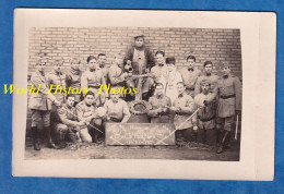 CPA Photo - Caserne à Situer - Portrait De Soldat 19e Régiment à Identifier - Pére Cent - 1926 - Garçon Uniforme Sabre - Uniformes