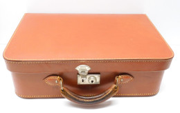 -SUPERBE GROSSE MALLETTE De VOYAGE CUIR BRUN VINTAGE NECESSAIRE TOILETTE   E - Pelletteria