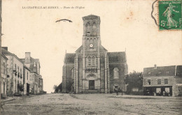 La Chapelle Au Riboul * La Place De L'église Du Village - Andere & Zonder Classificatie