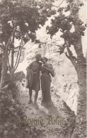 CPA - Mythologie Antiquité - Couple S'embrassant Dans Dans Une Forêt - Bonne Année - FIN Paris - Carte Postale Ancienne - Vertellingen, Fabels & Legenden
