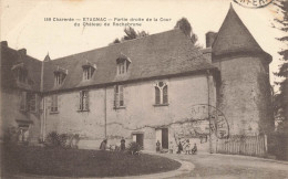 Etagnac * Partie Droite De La Cour Du Château De Rochebrune - Autres & Non Classés