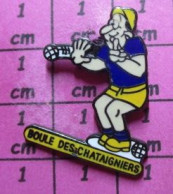 716B Pin's Pins / Beau Et Rare / SPORTS / BOULE DES CHATAIGNIERS PETANQUE - Boule/Pétanque