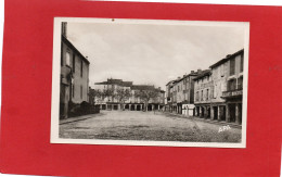 81----REALMONT---Place De L'église Et Arcades---voir 2 Scans - Realmont