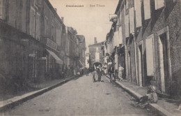 Damazan.  Rue Thiers - Damazan