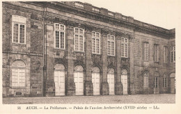 AUCH : LA PREFECTURE - PALAIS DE L'ANCIEN ARCHEVECHE (XVIIIe SIECLE) - Auch