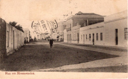 ANGOLA - MOSSAMEDES - Rua Em Mossamedes - Angola