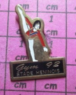 716B Pin's Pins / Beau Et Rare / SPORTS / FILLETTE GYMNASTIQUE FEMININE STADE HENINOIS 92 - Gymnastics