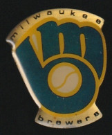 76632- Pin's-..Les Brewers De Milwaukee Sont Une Franchise De Baseball - Honkbal