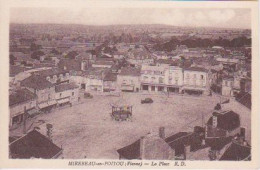 86 - MIREBEAU EN POITOU -  VUE AERIENNE DE PLACE DE LA REPUBLIQUE - KIOSQUE A MUSIQUE - Mirebeau