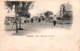 A.O.F. Guinée Française, Conakry: L'Eglise Anglicane, La Sortie De La Messe - Carte Dos Simple - Guinea Francese