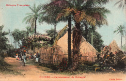 A.O.F. Colonies, Guinée Française: Caravansérail De Koliagbé, Cases - Carte Colorisée Non Circulée - Guinea Francese