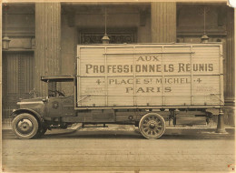 Paris 5ème & 6ème * Camion De Déménagements Aux Professionnels Réunis 4 Place St Michel * Camions Marque Type ? - Paris (05)