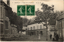 CPA Groslay Place De La Fontaine FRANCE (1307917) - Groslay