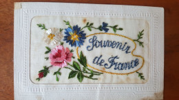 Carte Brodée  , Souvenir De France , - Embroidered