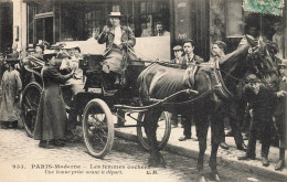 Paris Moderne * N°933 * Les Femmes Cochers , Une Bonne Prise Avant Le Départ ! * Taxi Taximètre Cocher Attelage - Autres & Non Classés